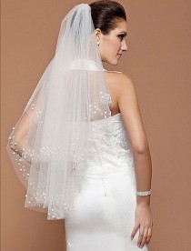 wedding photo - Wholesale- 2t Fashion Bridal Veil Ivory、white Beaded Edge Fingertip Veil&comb