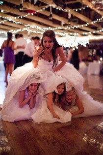 wedding photo - 42 Impossibly Fun Wedding Photo Ideas You'll Want To Steal