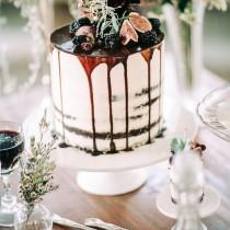 wedding photo - Ruffled Cake