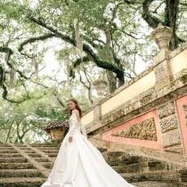 Monique Lhuillier Bride wedding photo - Monique Lhuillier Bride