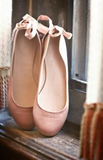 wedding photo - Fashionable and Comfortable Wedding Shoes 