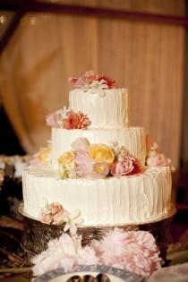 wedding photo - Vintage Floral Wedding Cake 