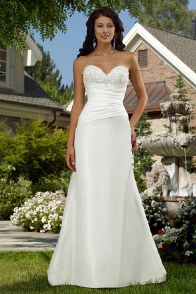 Raylia Designs Wedding Dress 6